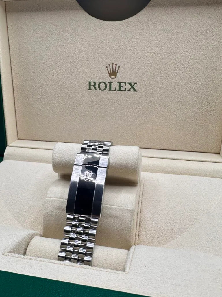 Rolex™ – Datejust Black Diamond Dial 41MM